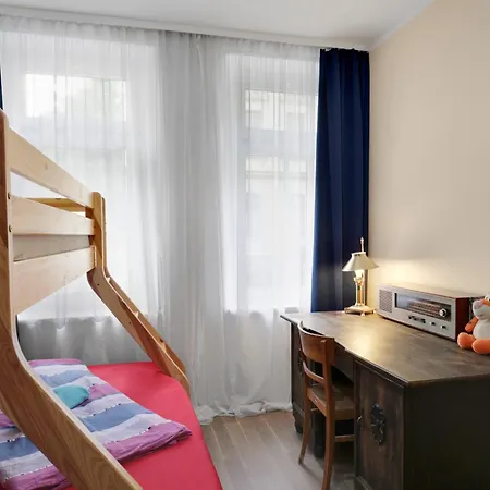 Retro Courtyard Apartment Leipzig